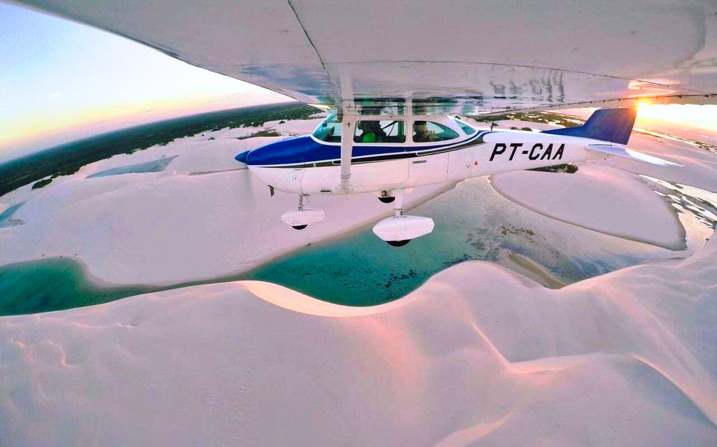 Sobrevoo dos Lençóis Maranhenses de avião