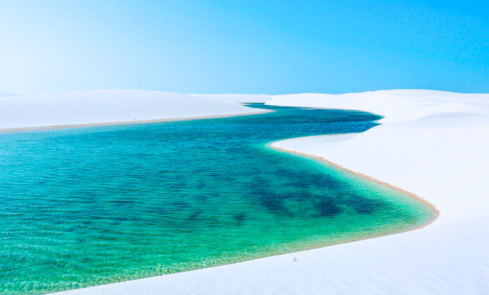 Lençóis Maranhenses — dunas brancas e lagoas cristalinas